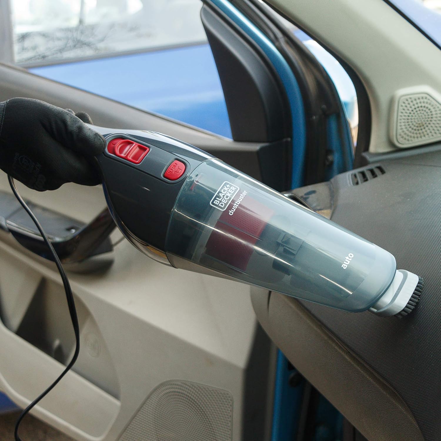 Handheld vacuum cleaner for cars