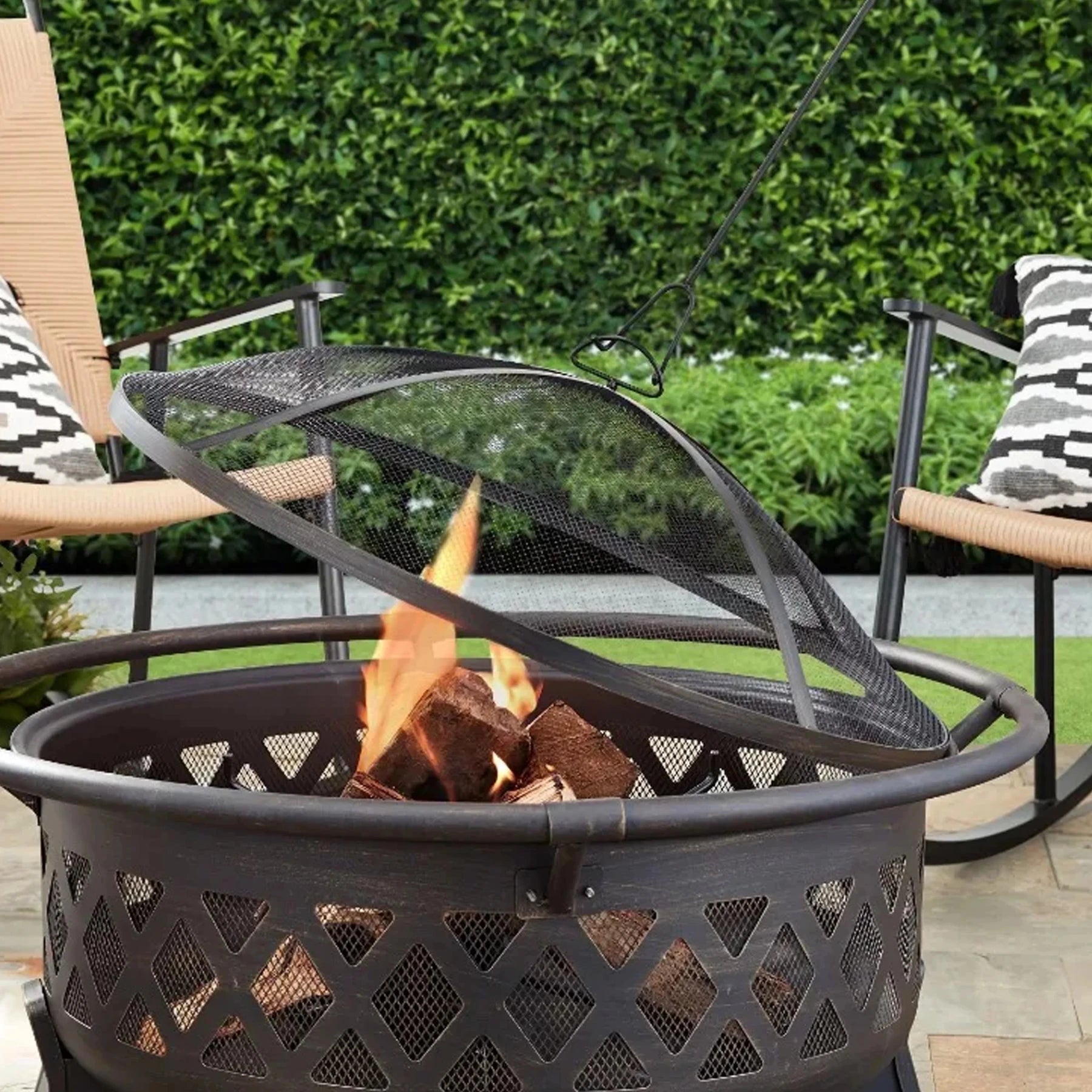 Outdoor Fire Pit with Spark Screen